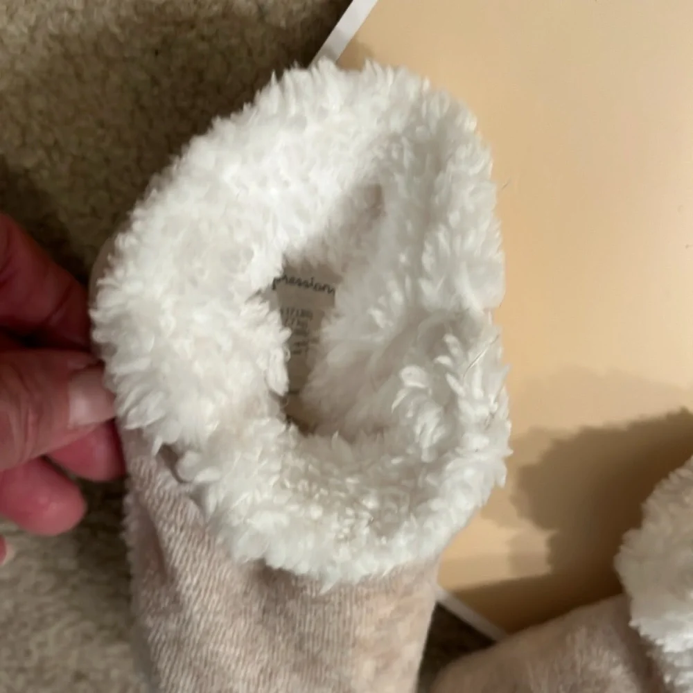 NWT First Impressions Baby Velour Bear Hat and Bootie Set, 0-6mo